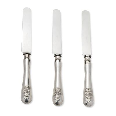 SET OF THREE KNIVES WITH RUSSIAN SILVER HANDLES
St. Petersburg, late 19th century. Hallmarks (on 