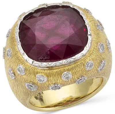18K TEXTURED YELLOW GOLD, DIAMOND, RUBY RING. 18k textured yellow gold ring set with an 