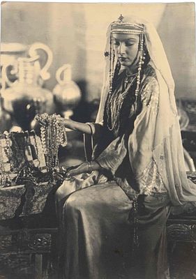 MOISEI SOLOMONOVICH NAPPELBAUM (1869-1958)
Movie actress, 1940s. gelatin silver printinscribed 