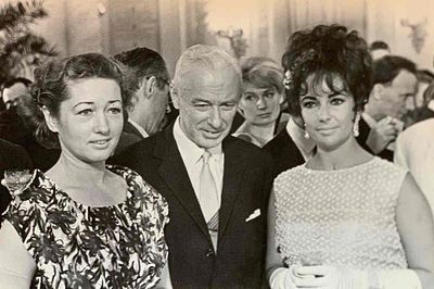 YAKOV KHALIP (1908-1980)
Elizabeth Taylor and Roman Karmen, Moscow 1957. vintage gelatin silver 