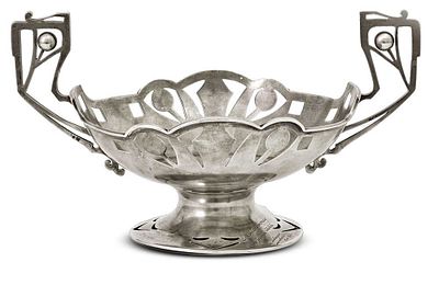 SILVER ART NOUVEAU-STYLE VASE
Workshop of Vasily Ivanovich Andreev, Russia, Moscow, 1908-1917. si 