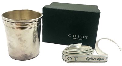 MAISON ODIOT PARIS
SILVER BEAKER, LATE 19TH CENTURY. Hallmarks: French silver hallmark, maker’s 