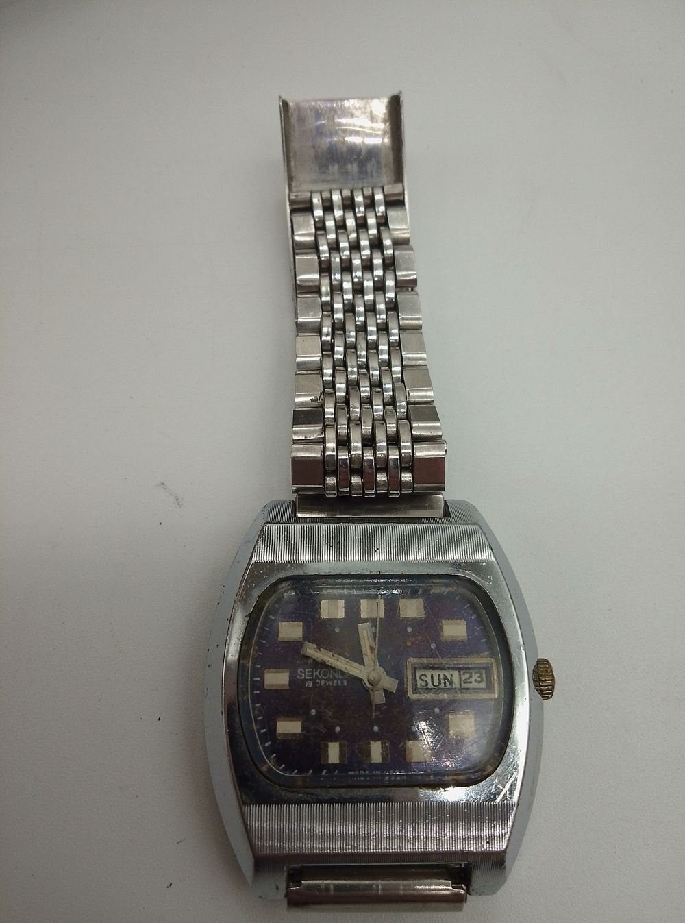 Lot 153: Gents Sekonda 1970s Day/Date 19 Jewels Watch