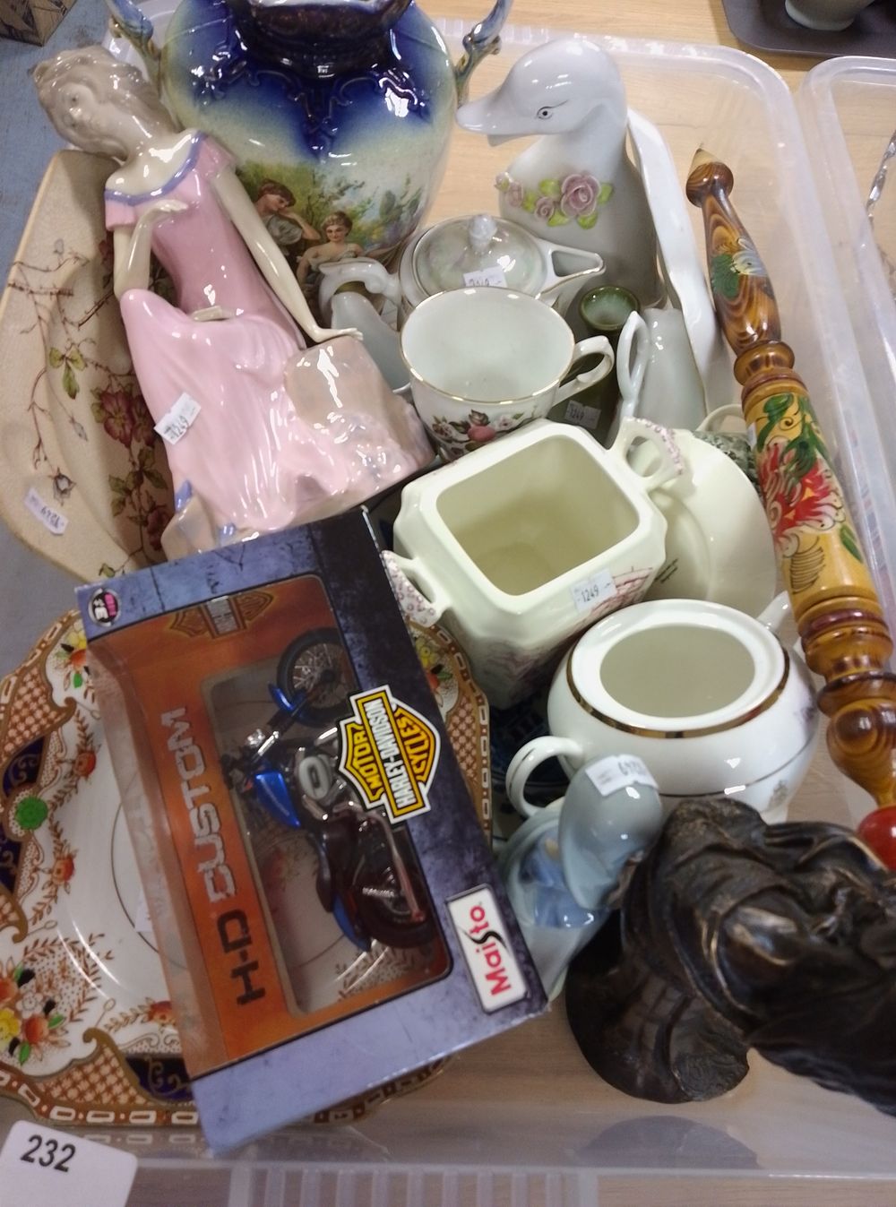 Lot 232: A box of assorted miscellaneous pottery items