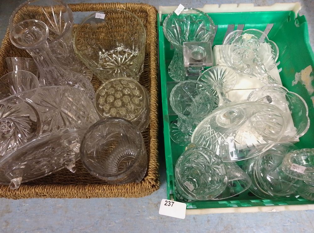 Lot 237: Assorted clear glassware mainly crystal