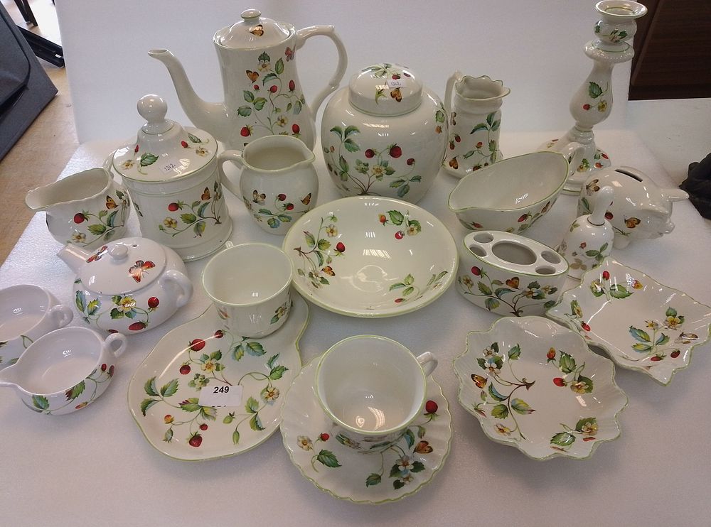 Lot 249: A large selection of tea ware pottery items