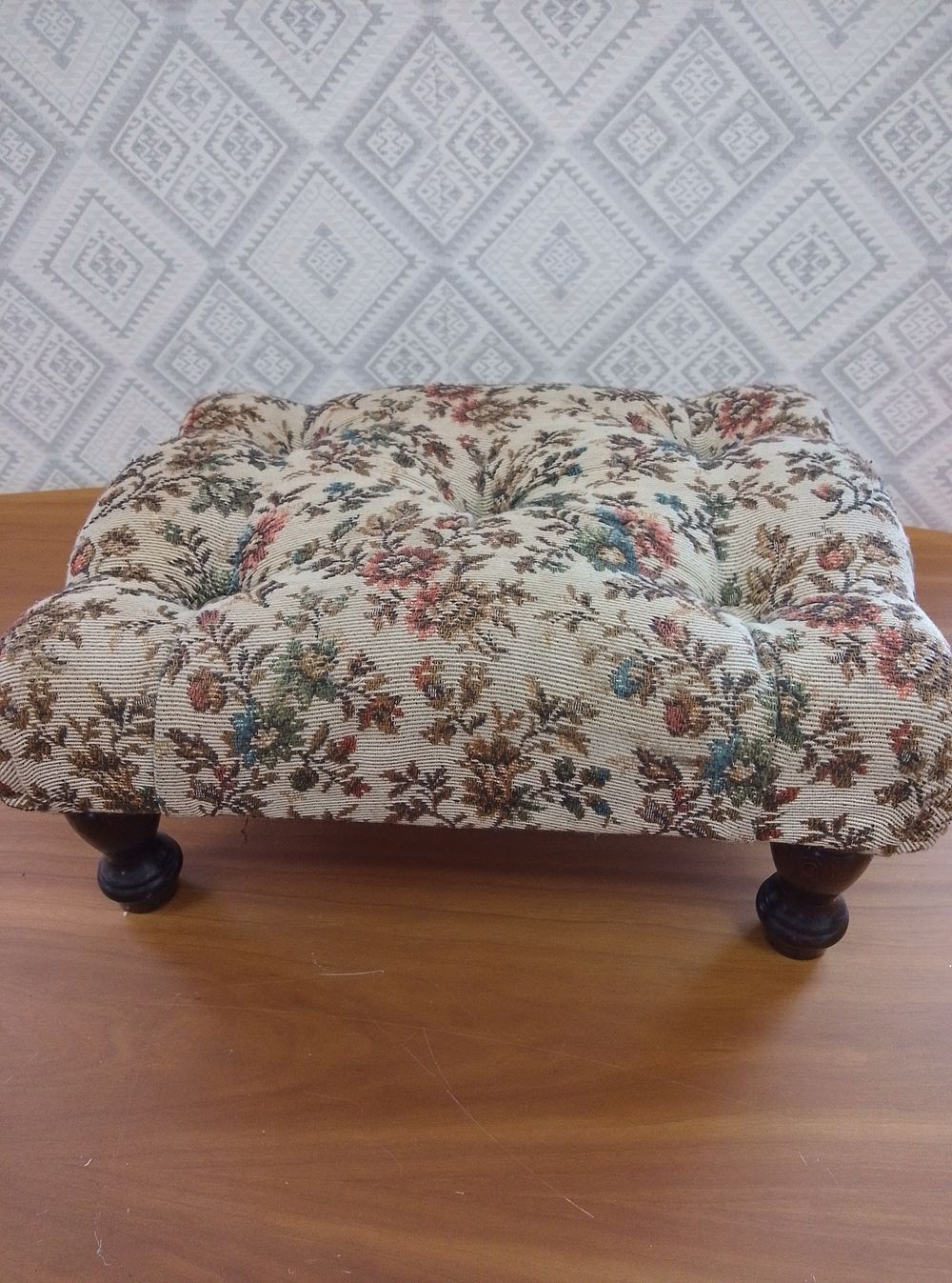 Lot 259: Small footstool