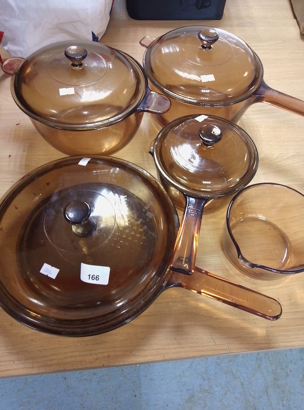Lot 166: Set of 5 Pyrex Croning France pans