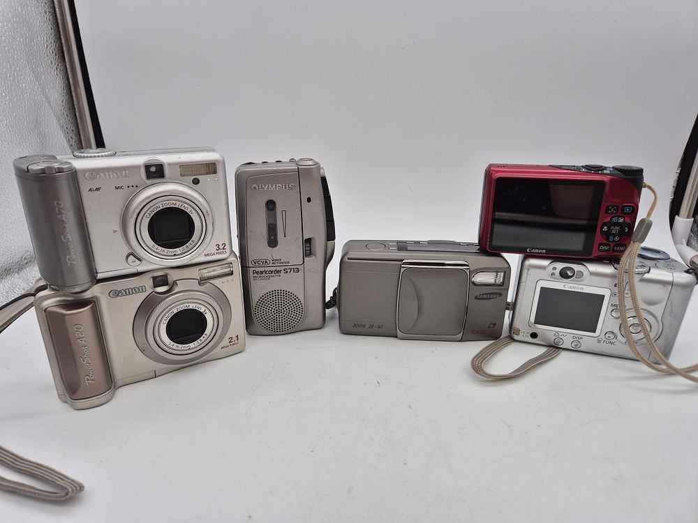 Lot 252: Collection of Cameras, Microcassette Recorder