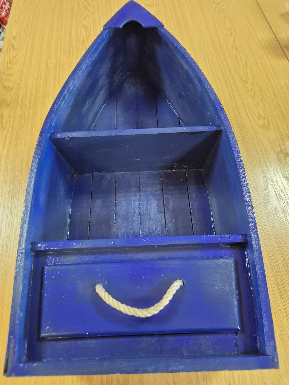 Lot 284: Boat shaped children's book shelf