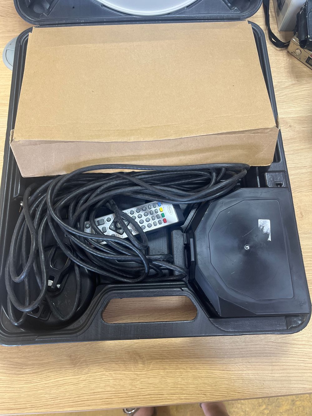 Lot 252: Caravan satellite system