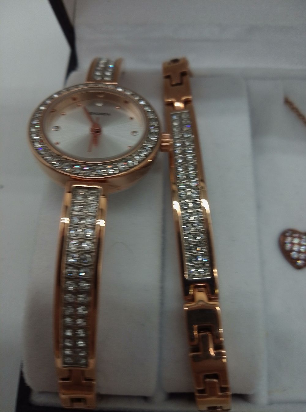 Lot 172: A Collection of Jewellery comprising a Sekonda Gift...