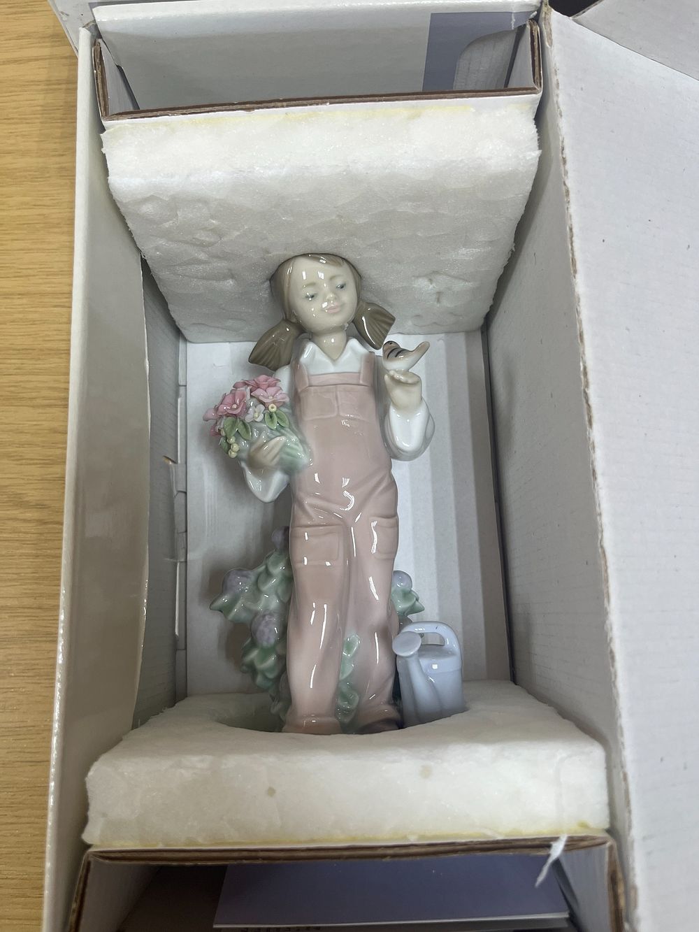 Lot 191: Two Lladro Glazed Porcelain Figurines