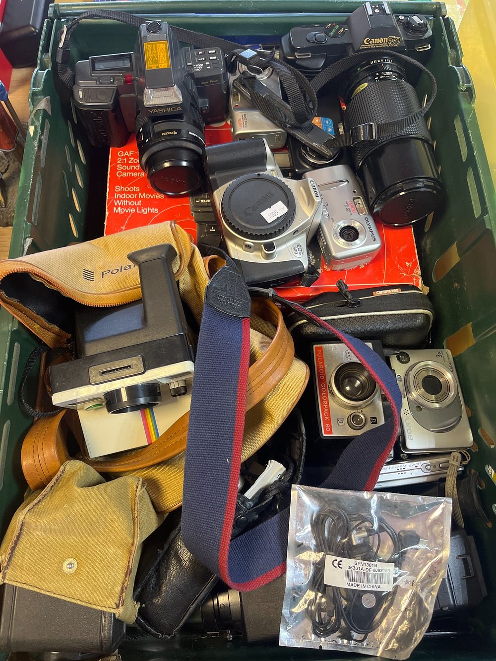 Lot 271: An Assortment of Vintage and Contemporary SLR Digital...