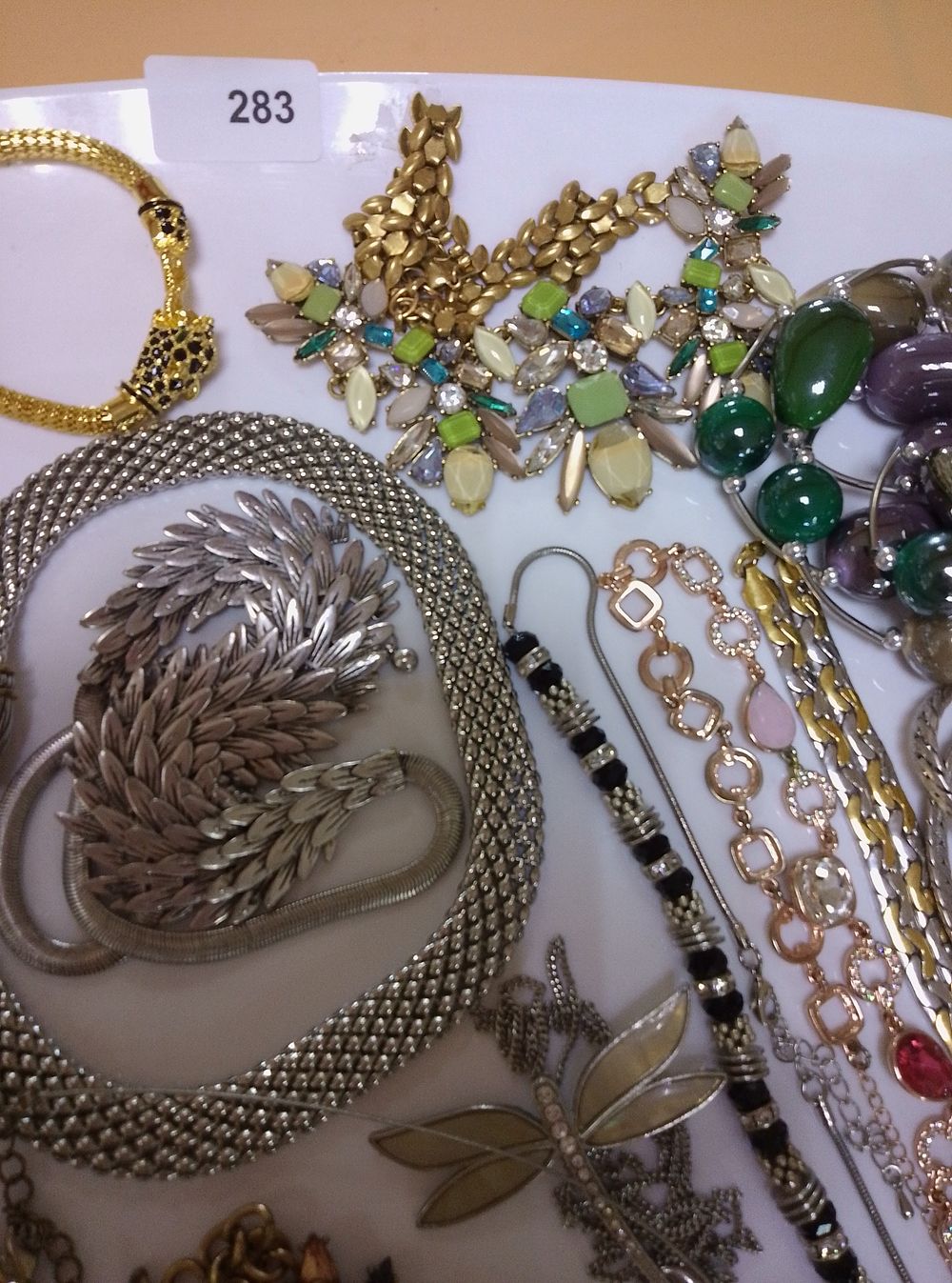 Lot 283: A Group of Vintage and Contemporary Costume Jewellery