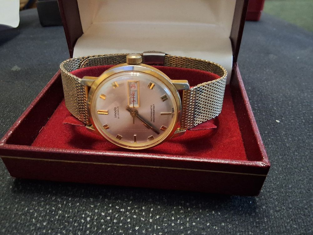 Lot 263: Imado vintage Gents watch working order