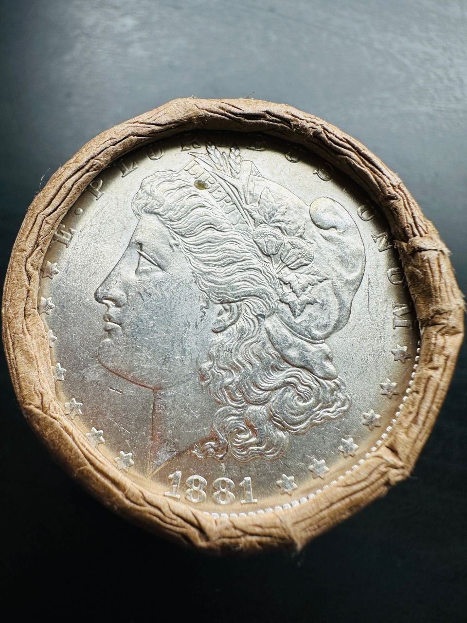 Lot 137: BU $20 Morgan Silver Dollar Roll 1881 & CC Ends