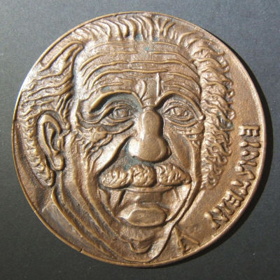 Hungarian Albert Einstein large uniface bronze Judaica medal by Laszlo Csontos. Hungary: Albert 