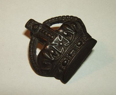 World War II era British Army Majors' rank pair of crowns in blackened bronze, with two pronged