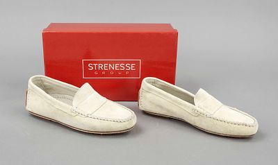 Strenesse, soft ladies moccasins, sand-colored suede, leather insole, flat partly rubberized 