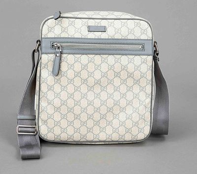 Gucci, Supreme Monogram Canvas Messenger Bag, coated sand-coloured canvas with GG-Supreme logo 