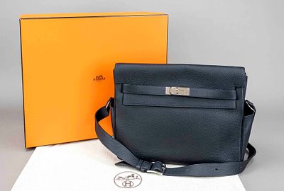 Hermes, Kelly Messenger GM Bag, black grained Togo leather (baby calfskin), silver-coloured 