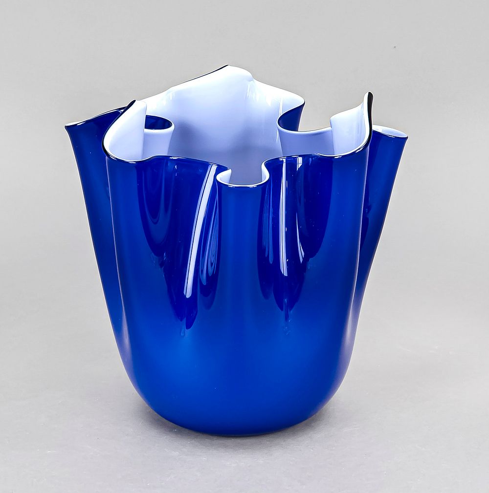 Large fazzoletto vase, Italy, 2nd half of the 20th century, Venini, Murano, handkerchief shape 
