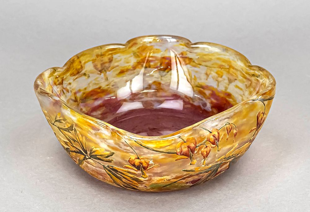 Art Nouveau bowl, France, around 1910/15, Daum, Nancy, round base, wall merging into the square 