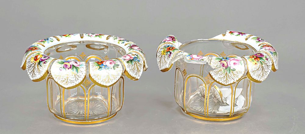 Pair of cachepots, probably (Imperial) Russia, around 1900, round base, straight-sided walls 