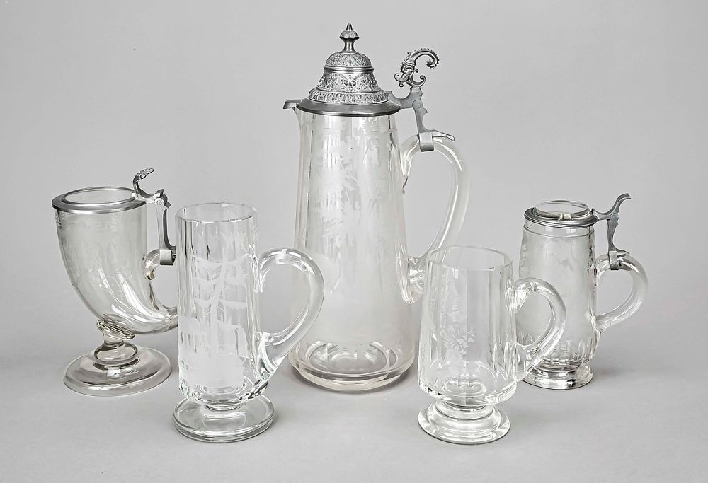 Four beer mugs and a jug, 20th century, various shapes and sizes, 3 with hinged lids, clear 