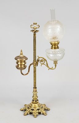 Petroleum lamp, 19th/20th century, brass. Ornate shaft on openwork base. Tank and burner with 