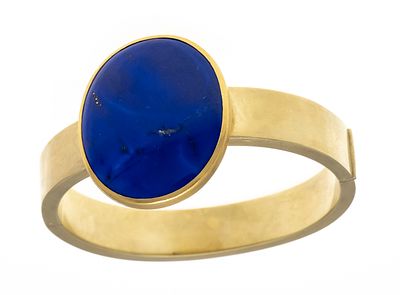 Lapislazuli-Klapparmreif GG 585/000 mit einer großen ovalen Lapislazuli-Platte 36 x 29 mm, B. 