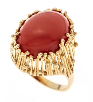 Korallen-Ring GG 585/000 mit einem oval fac. Korallen-Cabochon 15,4 x 11,6 mm in Korallenrot 