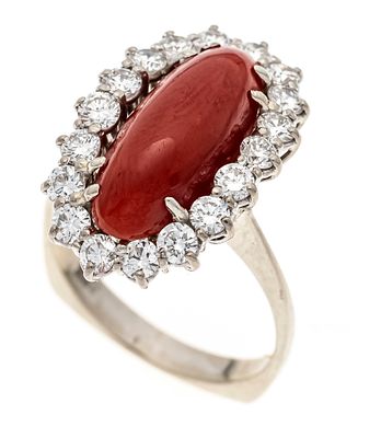 Korallen-Brillant-Ring WG 585/000 mit einem ovalen Korallen-Cabochon 16,0 x 6,3 mm in ganz 