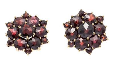 Granat-Ohrstecker GG 333/000 mit rund fac. Granaten 5,2 - 2,3 mm, D. 18 mm, 5,3 g