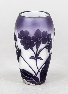 Small vase, Beckmann & Weis, Mügeln near Dresden, circa 1910-20, round base, conical body 