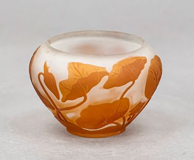 Small Art Nouveau vase, France, 1904/06, Emile Gallé, Nancy, round base, body with flared sides 