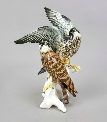 Large pair of falcons on branch base, Karl Ens, Volkstedt, mill mark from 1919, polychrome 
