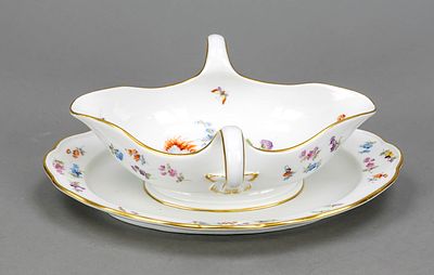 Saucière on a solid base, Meissen, knobbed swords 1850-1924, 1st choice, new cutout shape, fine 