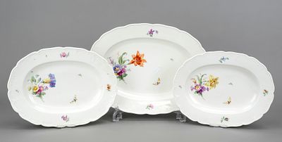 Three oval platters, KPM Berlin, marks before 1945, 1st choice, red Reichsapfel mark, Neuglatt 
