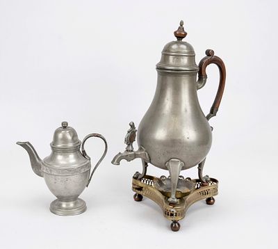 Dröppelminna on rechaud, Holland 19th century, pewter jug with wooden handles (restored), brass 