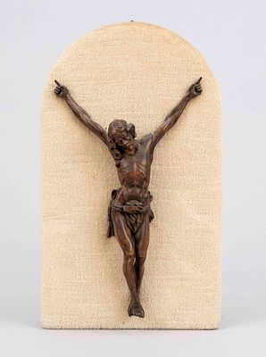 Crucifix, 18th/19th century, solidly carved lime wood, mounted on a velvet-covered plate 