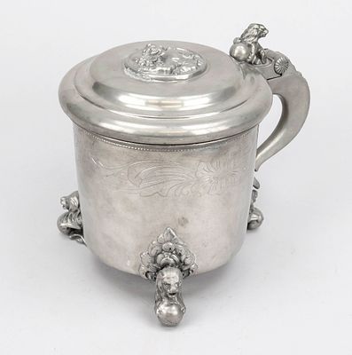 Large beer mug, Sweden, 1st half of the 20th century, pewter. Body with floral engraved 