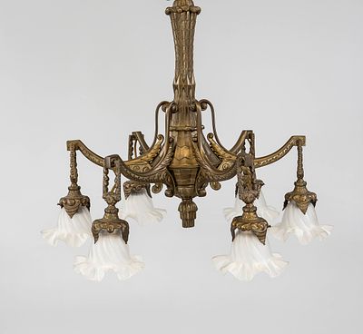 Deckenlampe, Ende 19. Jh. Ornamentierte Mittelkonsole mit 6 abkragenden Armen mit eingehängten 