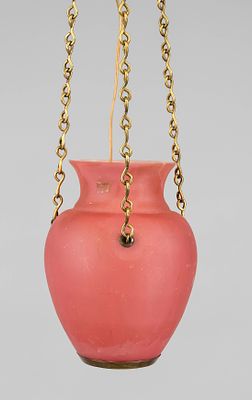 Deckenlampe, 20. Jh., lachsfarbene Vase an 3 Ketten, ber., H. 70 cm