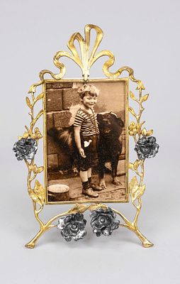 Jugendstil Standfotorahmen, um 1910, Messing vergoldet bzw. versilbert. Durchbrochen gearbeitet 