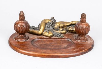 Visitenkartenschale erotisch, 2. H. 20. Jh. Hartholz beschnitzt, darauf montiert liegender 