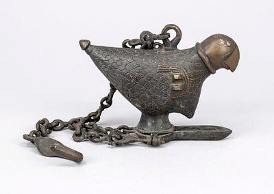 Figürliche Öllampe, w. Persisch 19./20. Jh, Messing/Bronze. Großer kugeliger Vogelkorpus 