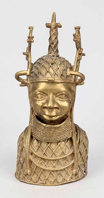 Lot 4618 - Large ruler's bust, Oba of Benin, Nige - Historia