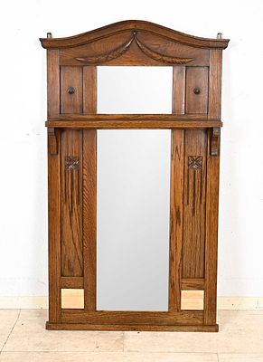 Wandspiegel mit Ablage, um 1910, Eiche, zeittypisches reduziertes Reliefdekor, zweigeteilter 